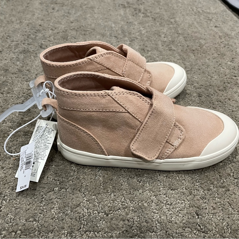 Old Navy Blush faux suede sneaker